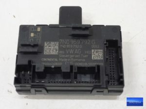 7N0959792G Moduł drzwi prawy przód SKODA YETI