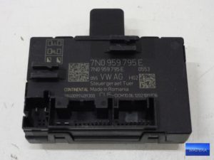 7N0959795 E Moduł drzwi tylny SKODA YETI