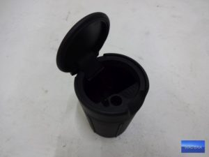 561857961 Popielniczka z obudową VW PASSAT B7