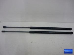 5Q6827550 05S siłowniki tylnej klapy VW GOLF VII