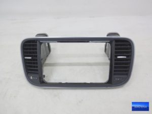 5C1858071 C Dekor ramka konsoli VW New Beetle
