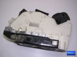 5k4839015 h Zamek tylny lewy VW GOLF VI