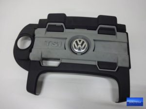 03C103925 A Osłona pokrywa silnika VW TSI