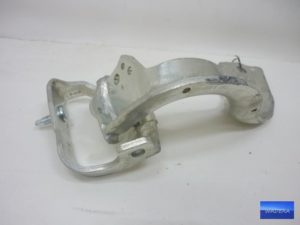 8K9825300 Zawias klapy tył AUDI A4