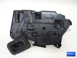 5K1837016 D zamek drzwi prawy przód VW GOLF VI VII