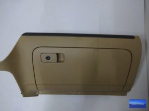 1K1857290 Schowek pasażera beżowy VW GOLF V JETTA