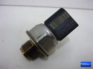 04L906054 Czujnik ciśnienia paliwa VW AUDI SKODA