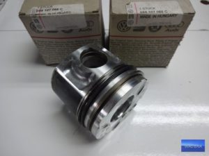 059107066C Tłok nowy kompletny AUDI A4 A4Q A8 A8Q