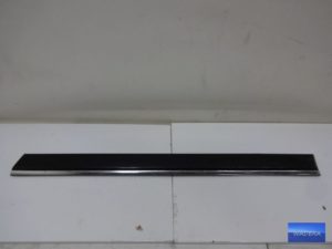 4D0853961 Listwa drzwi lewy tył AUDI A8 D2