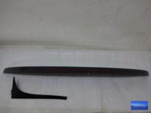 Spoiler lotka klapy + lewe mocowanie  VW GOLF VII