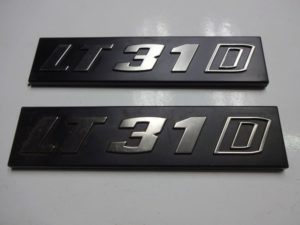 Emblemat znaczek '' LT 31 D '' Oryginał VW Nowy