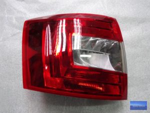 5E9945095 Lampa tylna lewa Skoda Octavia 3 kombi
