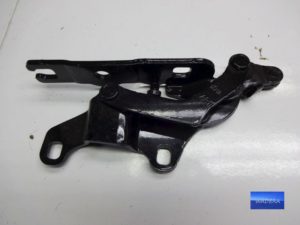 Zawias maski BMW 1 E87 E81 zawias maski prawy