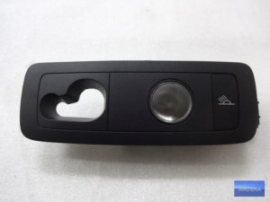 7P6947291H Lampka podsufitki VW TOUAREG oryg!