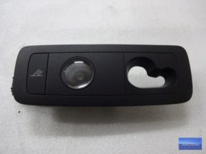 7P6947292H Lampka podsufitki VW TOUAREG oryg!