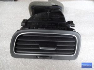 5G1819704 P/Q Kratka nawiewu deski VW GOLF VII