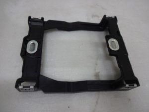 5TA863525 mocowanie uchwyt tunelu VW TOURAN