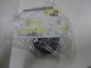 3D0253147E Nowy wieszak guma tłumika AUDI VW