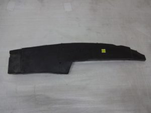 5TA864236 Wygłuszenie błotnika R VW TOURAN 16rok
