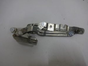 4B5827301D Zawias klapy tył  Audi A6 C5 Oryginał