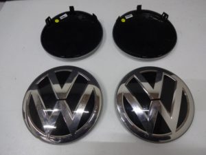 Znaczek w grill VW CADDY Towarowy 16 ROK