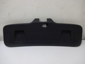 561867605d tapicerka tylnej klapy VW PASSAT B8 USA