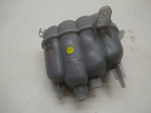 8W0121405C Zbiornik wyrównawczy AUDI A4 B9