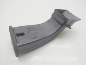 8U0857042 Wlot kanał powietrza AUDI Q3