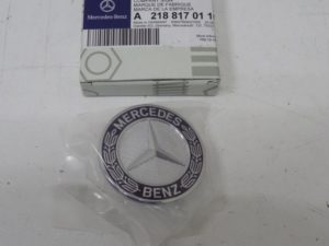 A2188170116 Emblemat znaczek MERCEDES 218 NOWY