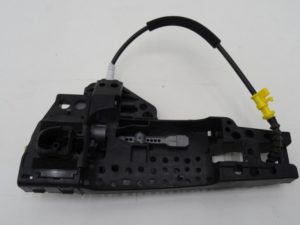8U0837885 Prowadnica klamki tył lewy AUDI Q3