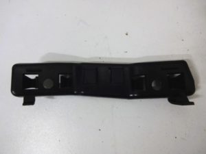 Uchwyt ślizg zderzaka prawy audi A4 8E0807278