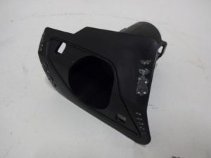 Mocowanie spryskiwacza koszyk prawy VW GOLF VI