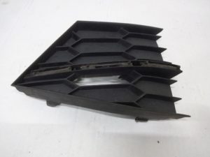 3V0853666 Kratka zderzaka prawa SKODA SUPERB