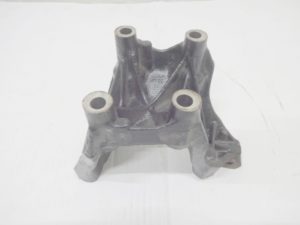 04L131159C ŁAPA PODPORA AUDI A4 Q5