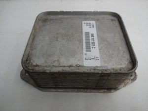 04E117021C Chłodnica oleju 100% bdb AUDI VW
