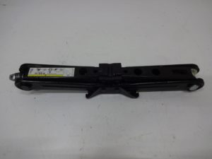 80A011031 Podnośnik lewarek AUDI Q5 17 R