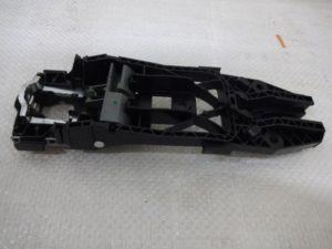 5L0837885B Nowe mocowanie klamki lewe SKODA OCTAVI