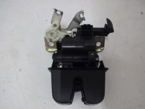 Zamek klapy passat B8 sedan 3G0827503