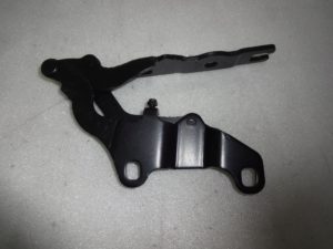 7210674 BMW E81 E82 E87 Zawias maski prawy Nowy