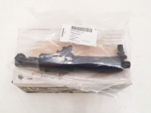 Audi A4 spryskiwacz lampy lewy 8W0955101