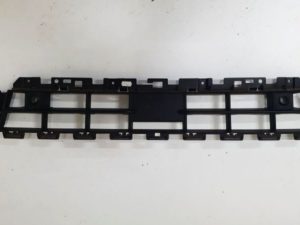 Audi Q2 kratka środkowa zderzaka 81A807647E