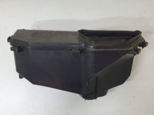 Obudowa nakładka podszybia audi Q7 4M1815389