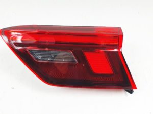 Tiguan lampa prawa w klapę 5NL945094