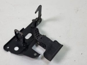 Rygiel maski Audi A6 4F0823480B