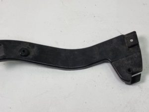 Audi A4 uchwyt zderzaka 8E0807204B