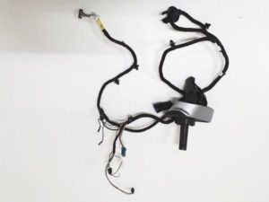 Audi A8 D5 stopa podstawa lusterka prawa