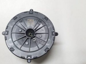 Audi A6 A7 A8  silniczek lusterka lewy 4N0959577A