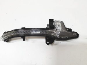 Audi A8 D5 kierunkowskaz lusterka prawy 4N1949102