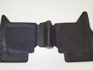 Dywaniki gumowe tylne Mitsubishi Pajero MZ312480