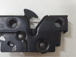 ZAMEK MASKI POKRYWY VW CADDY 2K TOURAN